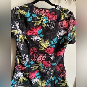 Cherokee infinity scrub top